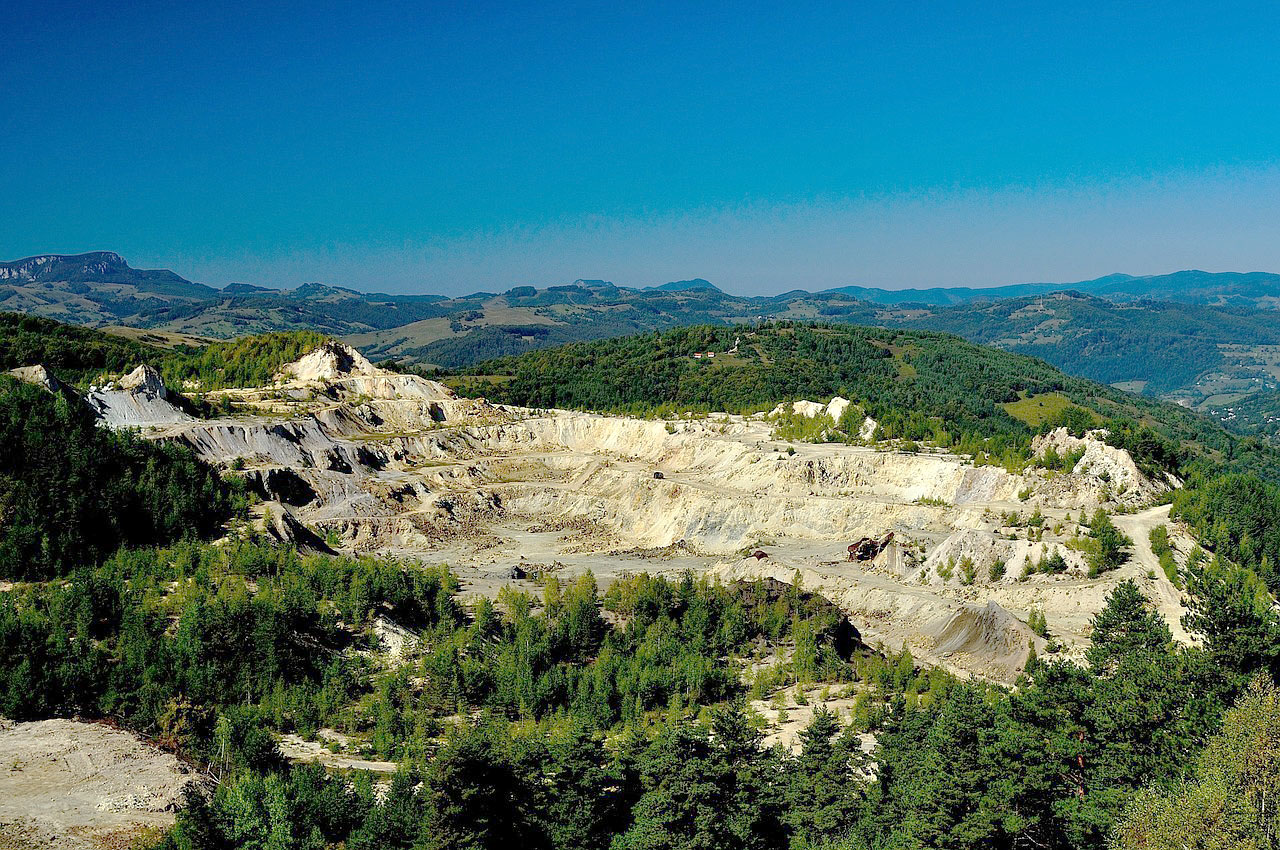 “解渴”新能源礦產自然資源部透…